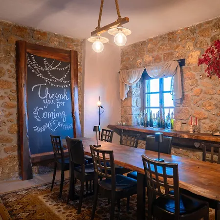 Гостевой дом Petrino Stone Mountain Retreat 3*