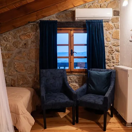 Πανσιόν Petrino Stone Mountain Retreat Κάτω Τρίκαλα Κορινθίας
