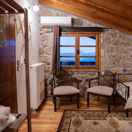 Petrino Stone Mountain Retreat Κάτω Τρίκαλα Κορινθίας