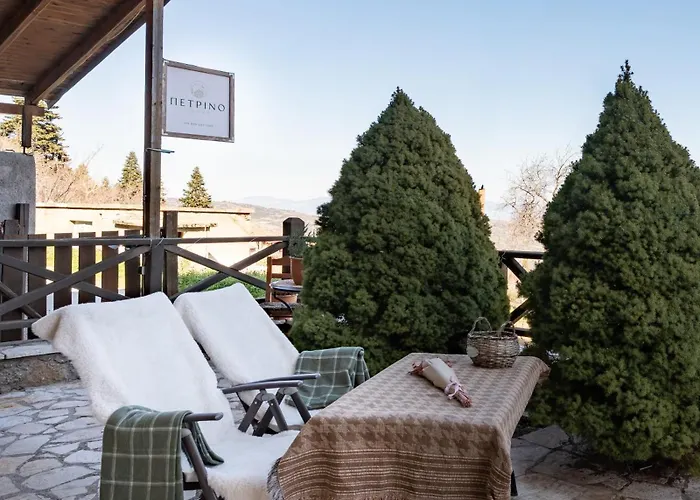 Гостевой дом Petrino Stone Mountain Retreat Като-Трикала-Коринтия